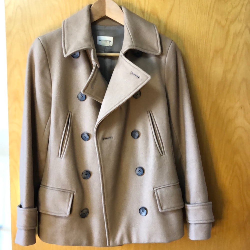 Club Monaco 80% Wool coat, size small, nice detailing.